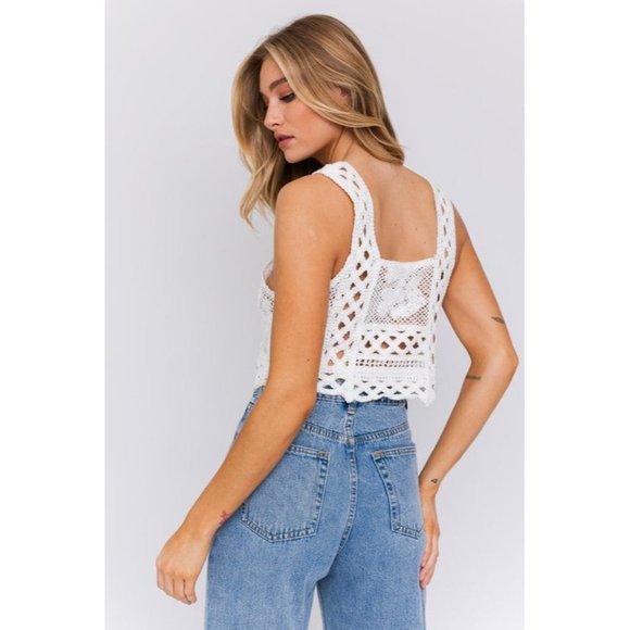 LE LIS SLEEVELESS CROCHET WOMEN'S TOP - Picture 3 of 9